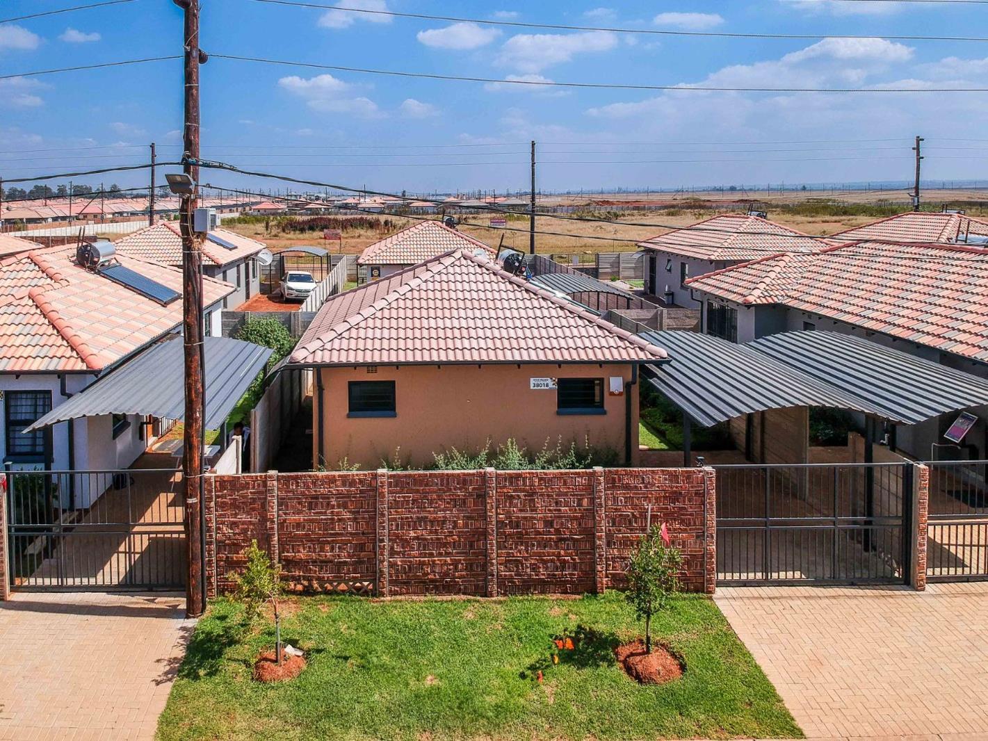 2 Bedroom House in Protea Glen
