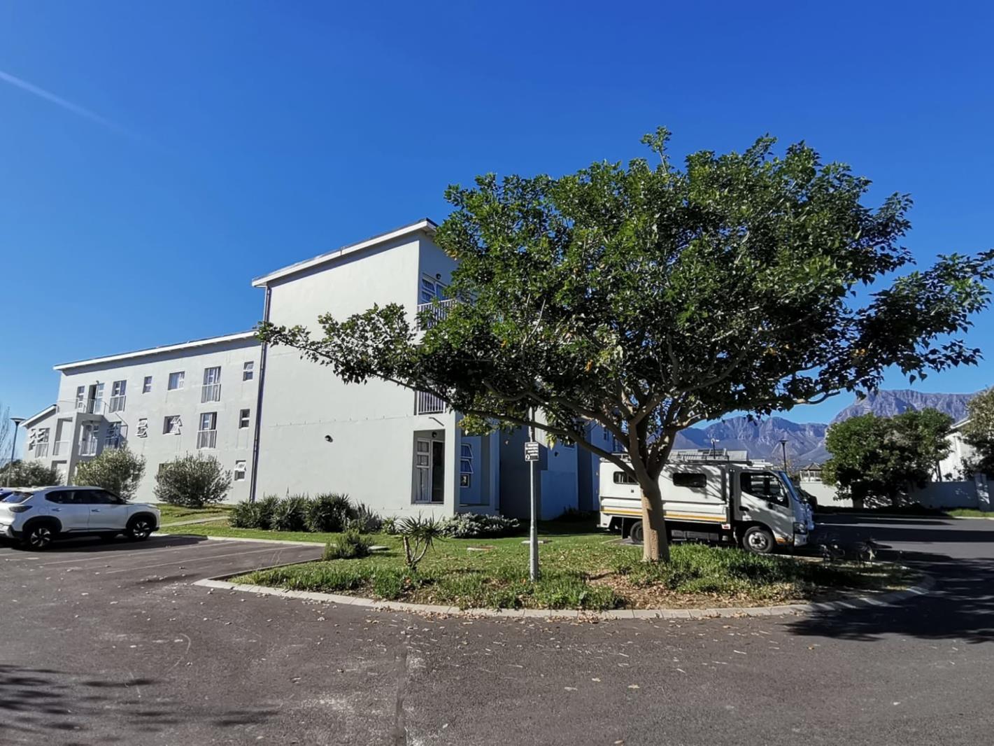 1 Bedroom Apartment in Paarl Central