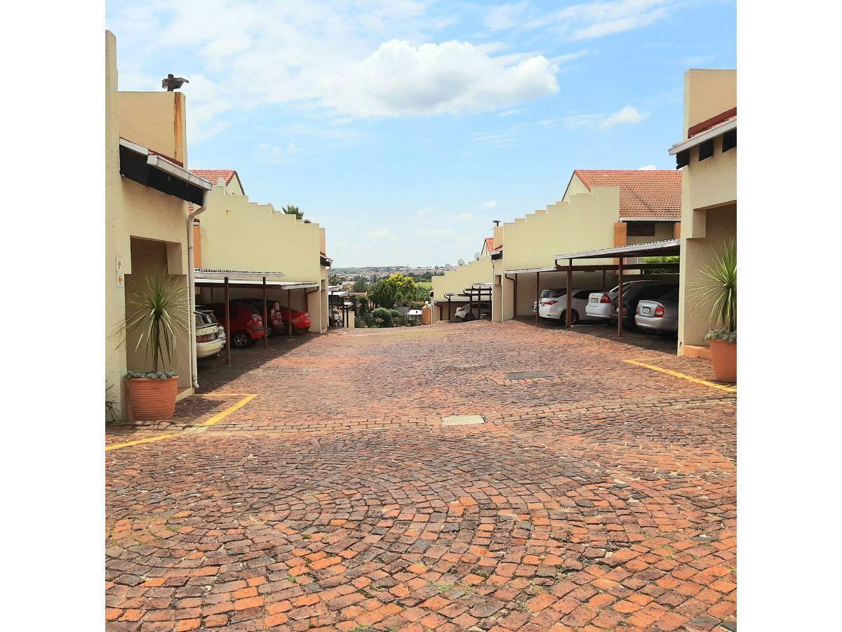 2 Bedroom Townhouse in Corlett Gardens