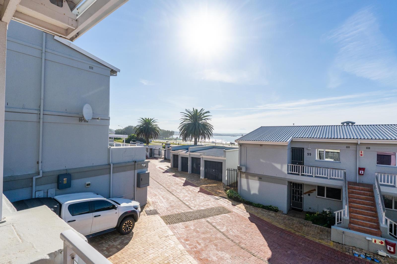 2 Bedroom Apartment in De Bakke