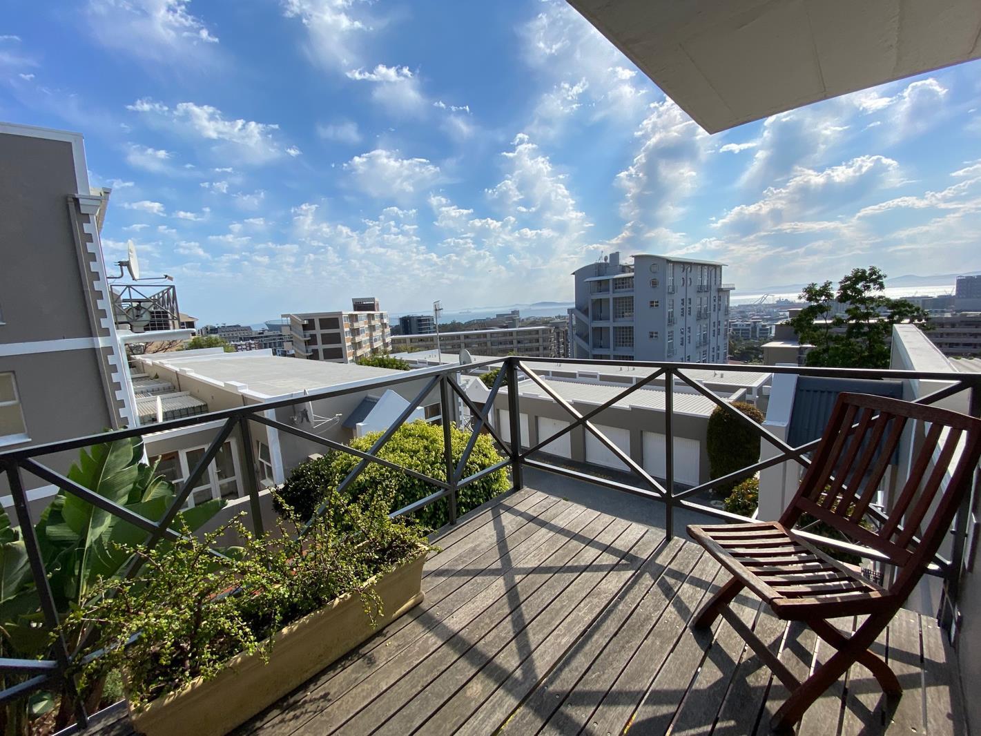 2 Bedroom Apartment in Green Point