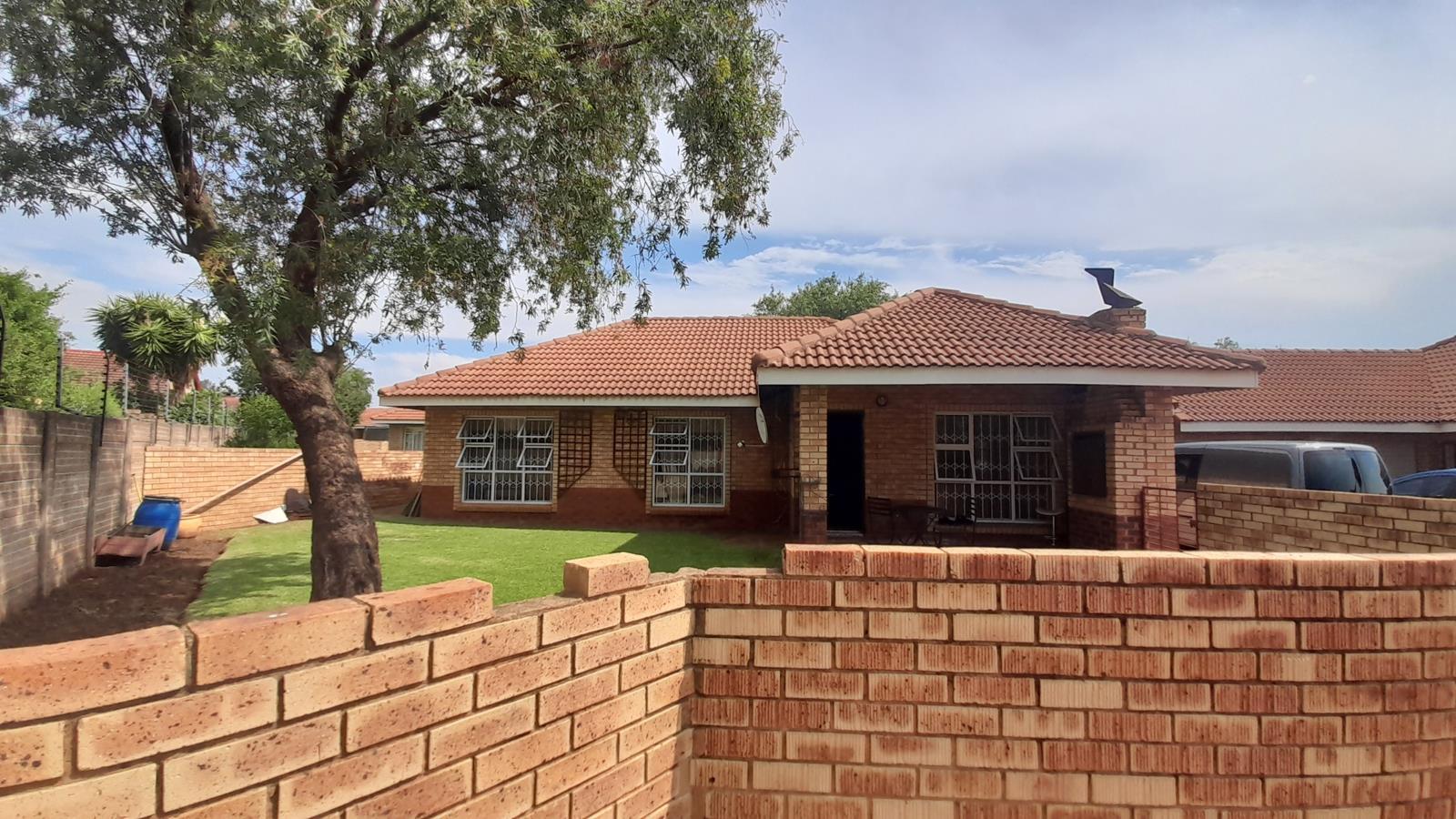 3 Bedroom Simplex in Noordwyk