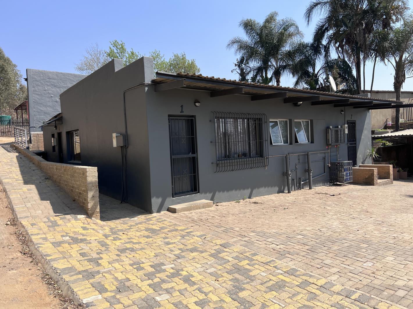 0.5 Bedroom Garden Cottage in Muldersdrift