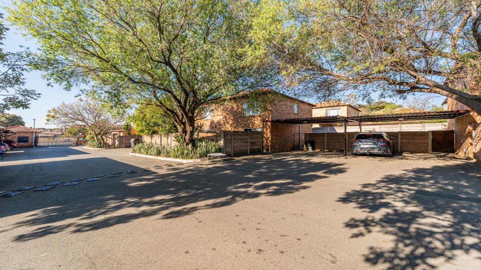 2 Bedroom Townhouse in Allens Nek