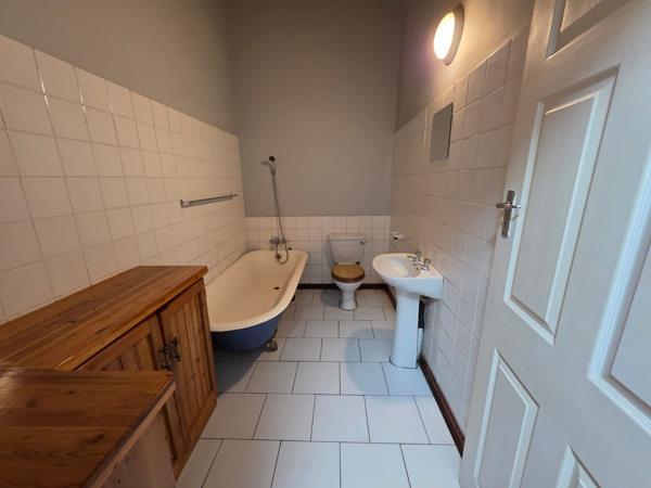 1 Bedroom Garden Cottage in Westdene