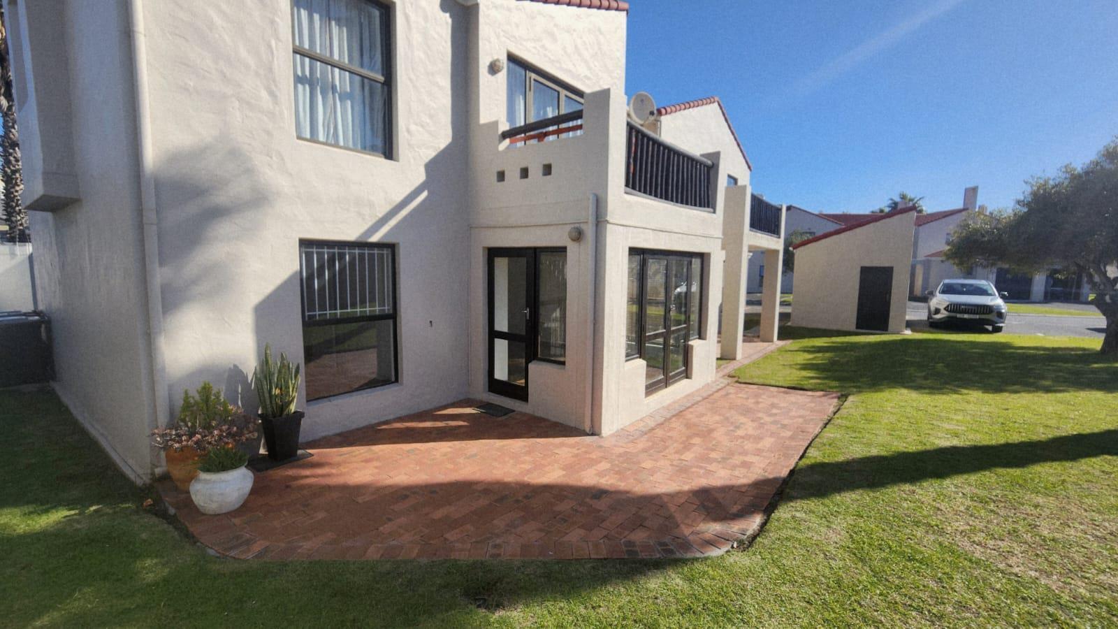 2 Bedroom Apartment in Greenways Golf Estate