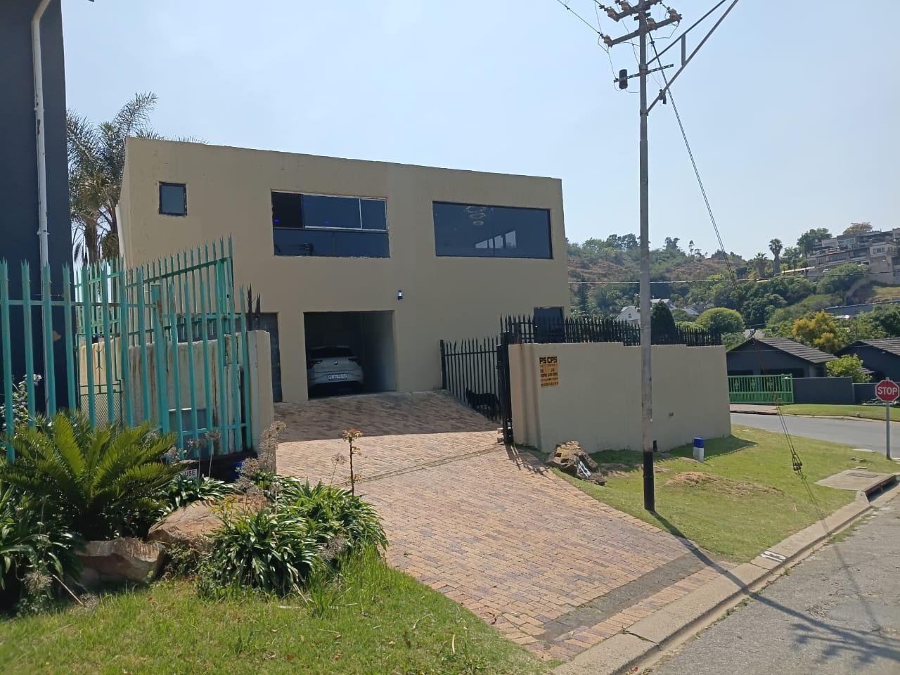 4 Bedroom House in Oakdene