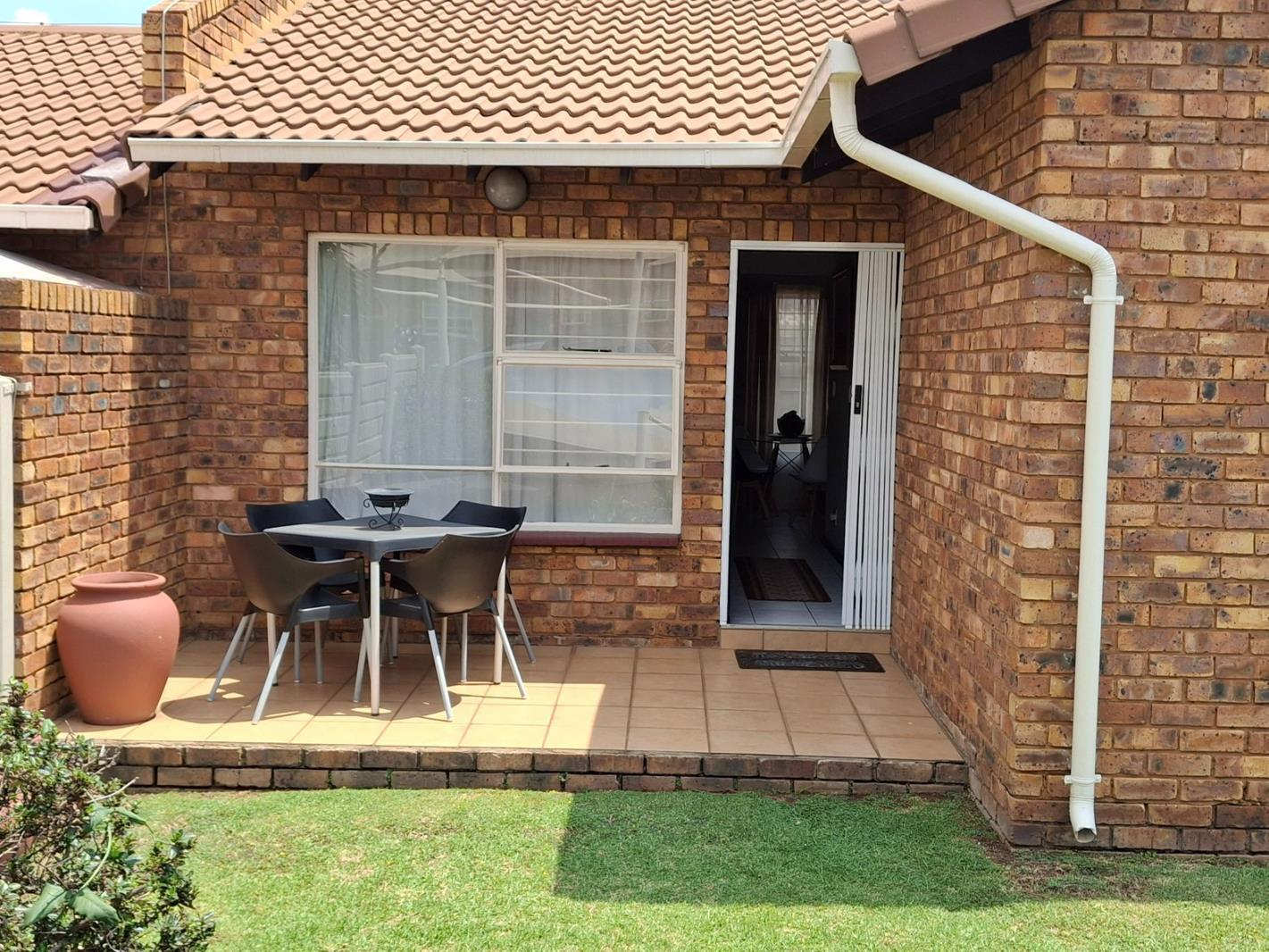 2 Bedroom Apartment in Meyersdal