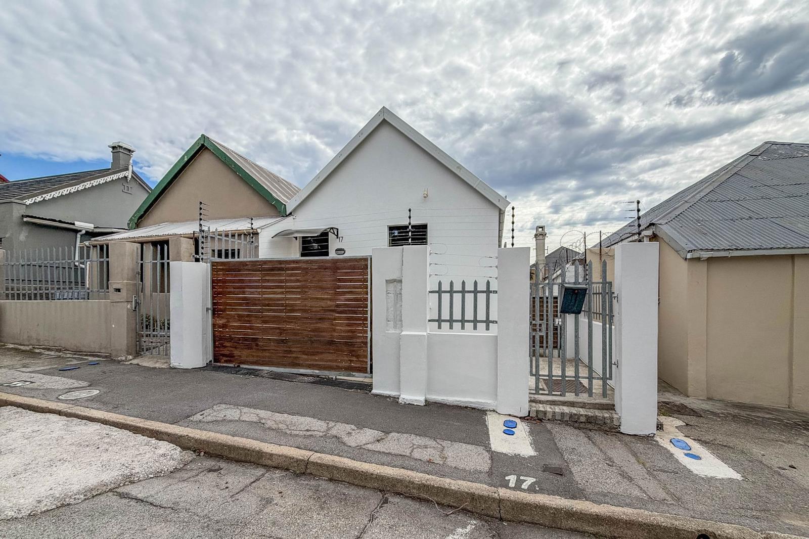 2 Bedroom House in Richmond Hill