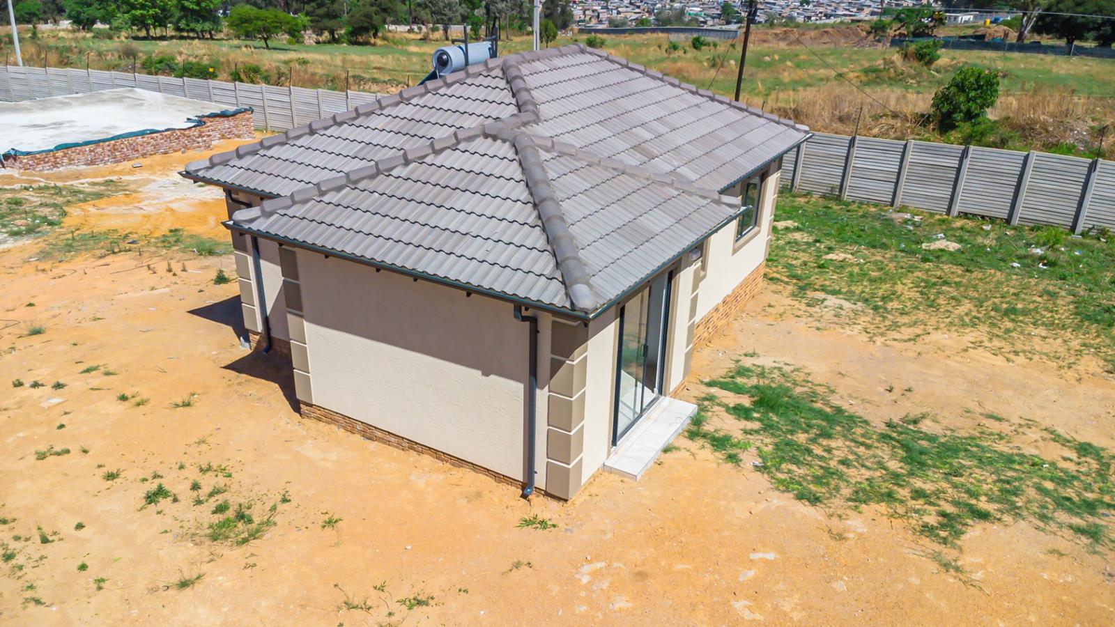 2 Bedroom Simplex in Windmill Park