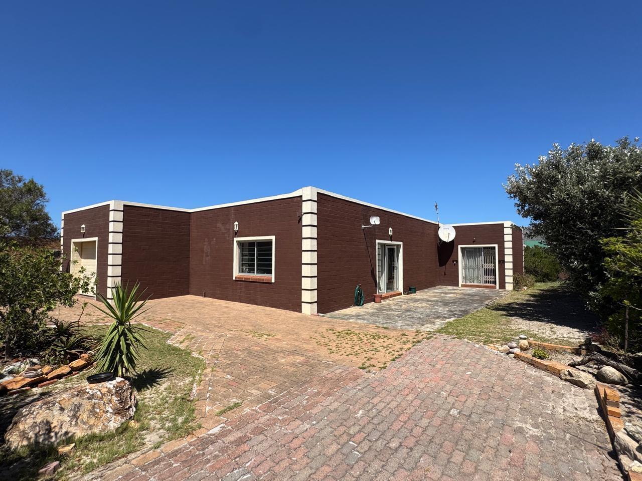 2 Bedroom House in Bettys Bay