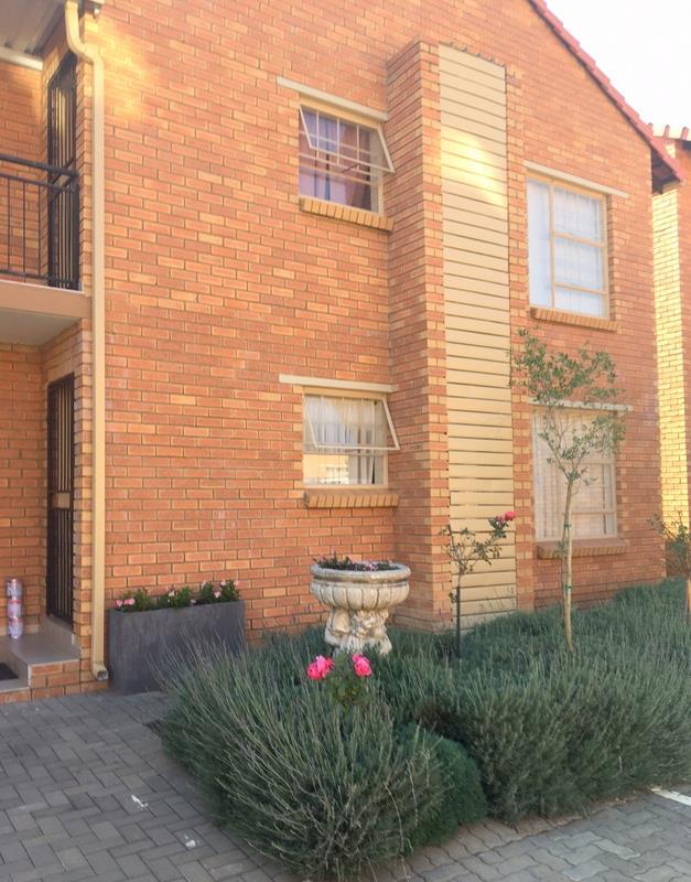 2 Bedroom Townhouse in Elarduspark