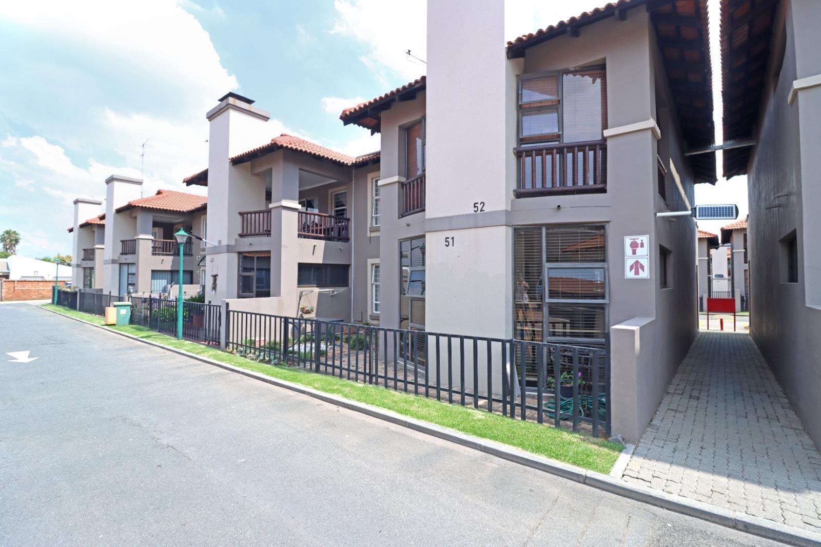 2 Bedroom Townhouse in Van Dyk Park