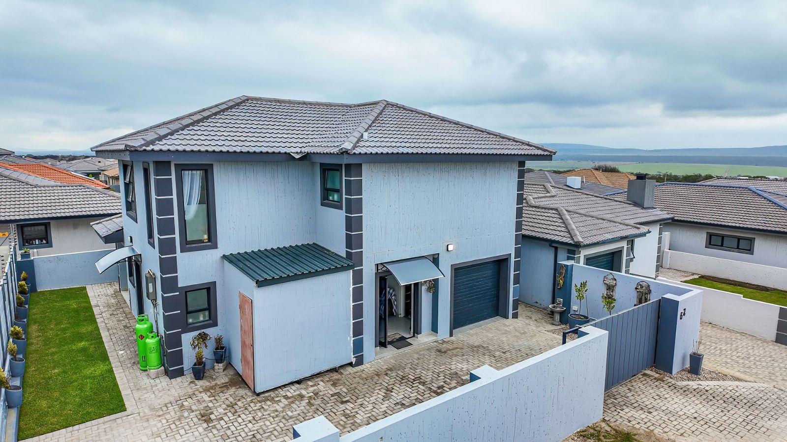 3 Bedroom Townhouse in Dana Bay