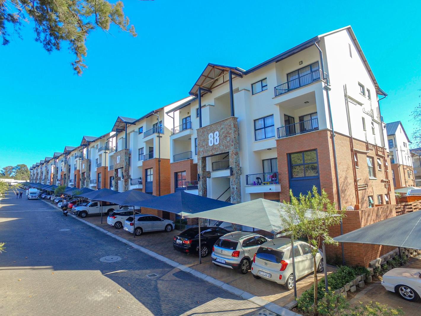 1 Bedroom Apartment in Linbro Park