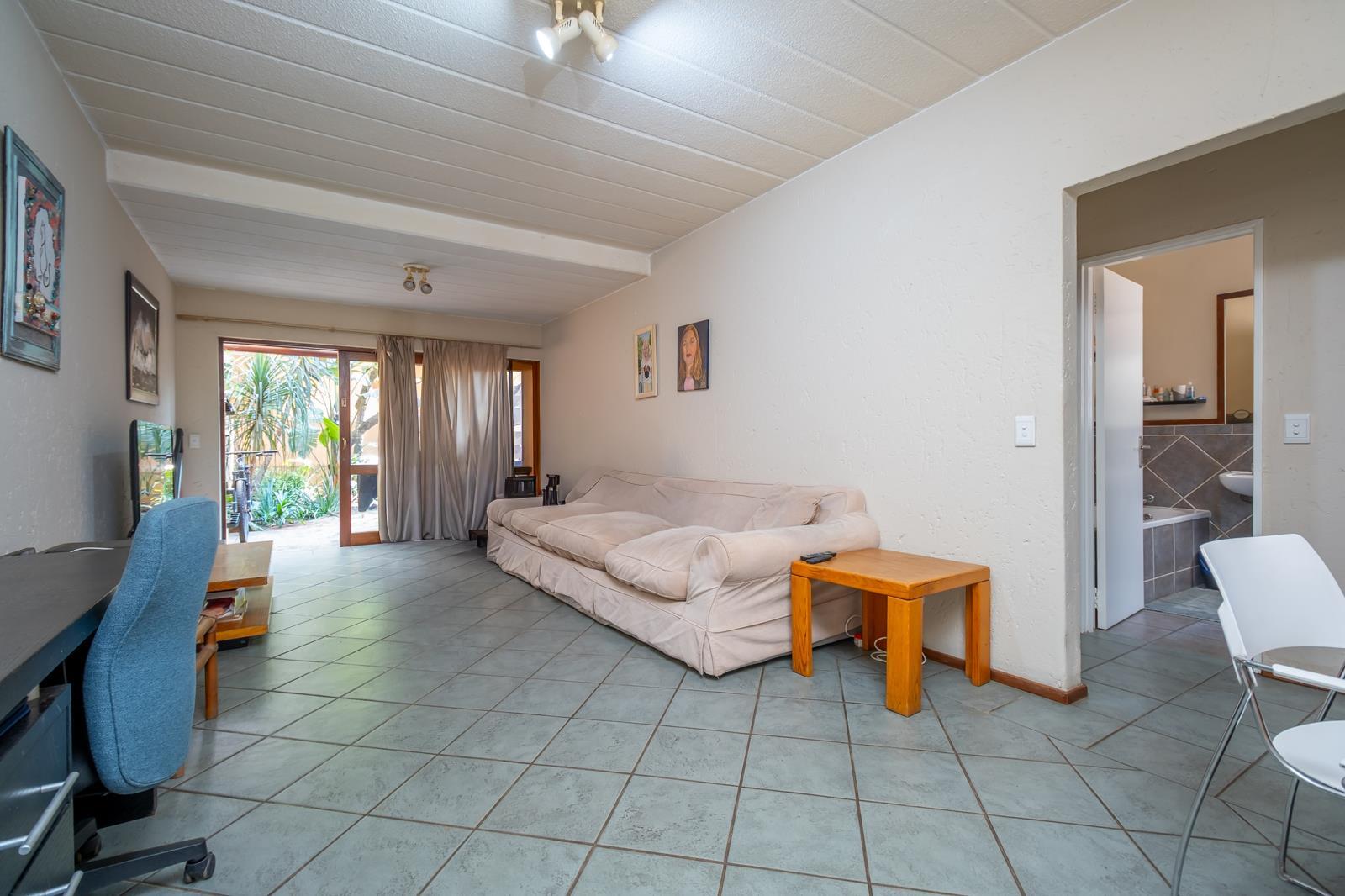 2 Bedroom Apartment in Douglasdale