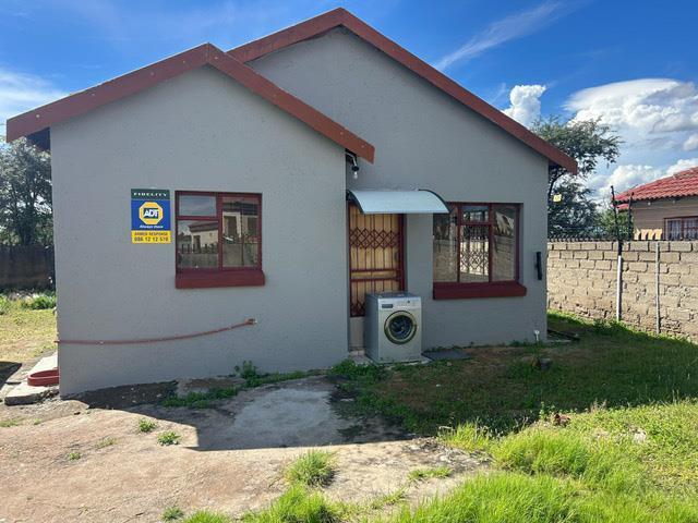 2 Bedroom House in Mahlasedi Park
