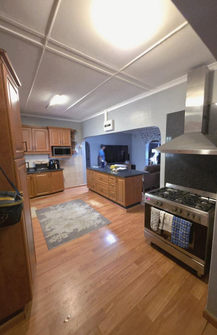 5 Bedroom House in Moseley