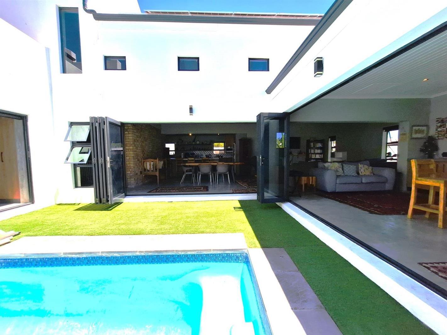 4 Bedroom House in Shelley Point