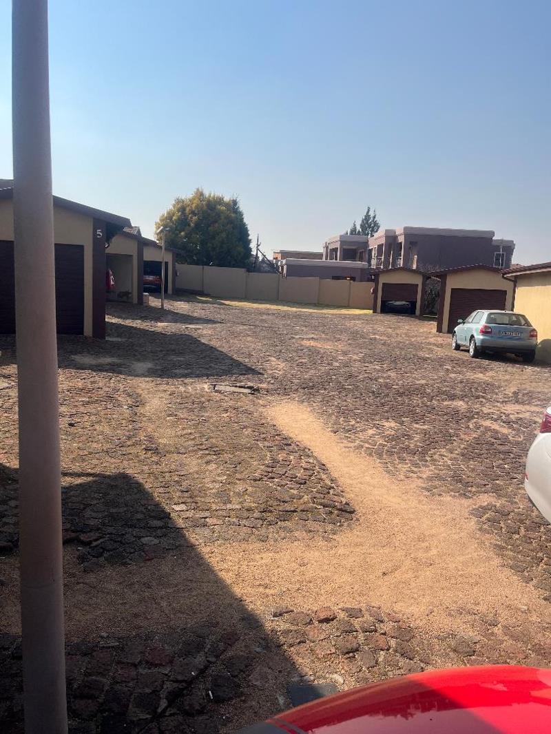 4 Bedroom Townhouse in Liefde en Vrede
