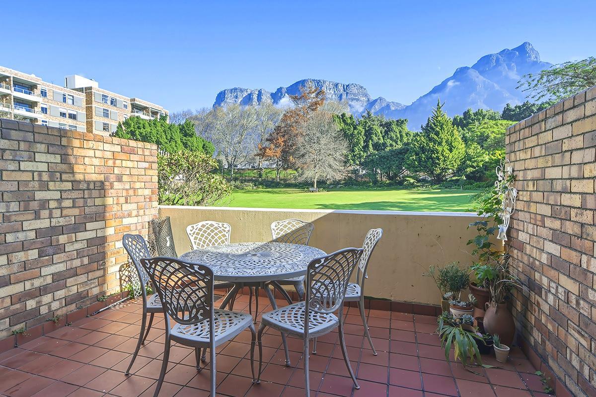 2 Bedroom Apartment in Newlands