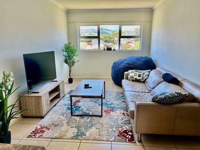 2 Bedroom Apartment in Cloetesville