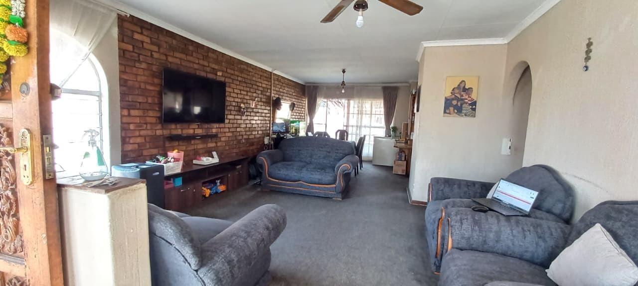3 Bedroom House in Dalpark