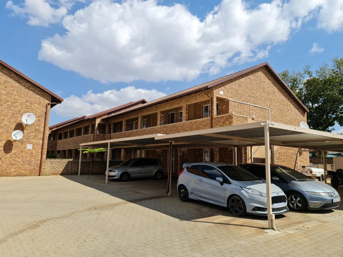 2 Bedroom Apartment in Ravensklip