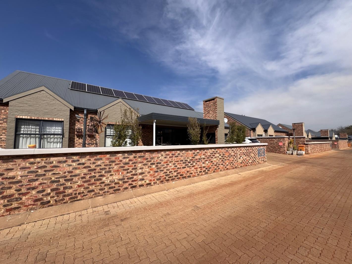 3 Bedroom Townhouse in Van Der Hoff Park