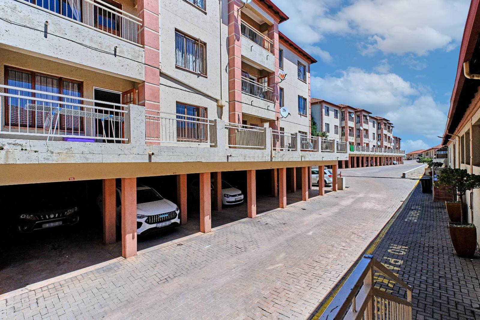 3 Bedroom Apartment in Constantia Kloof