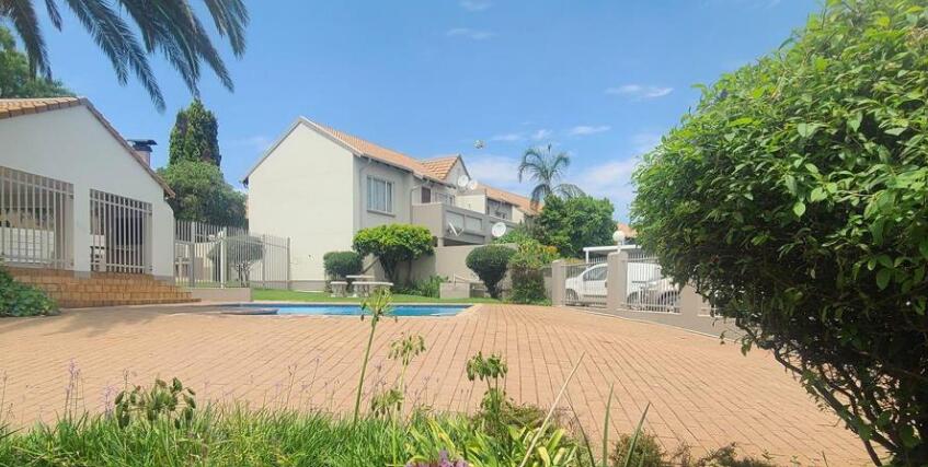 3 Bedroom Townhouse in Edenglen