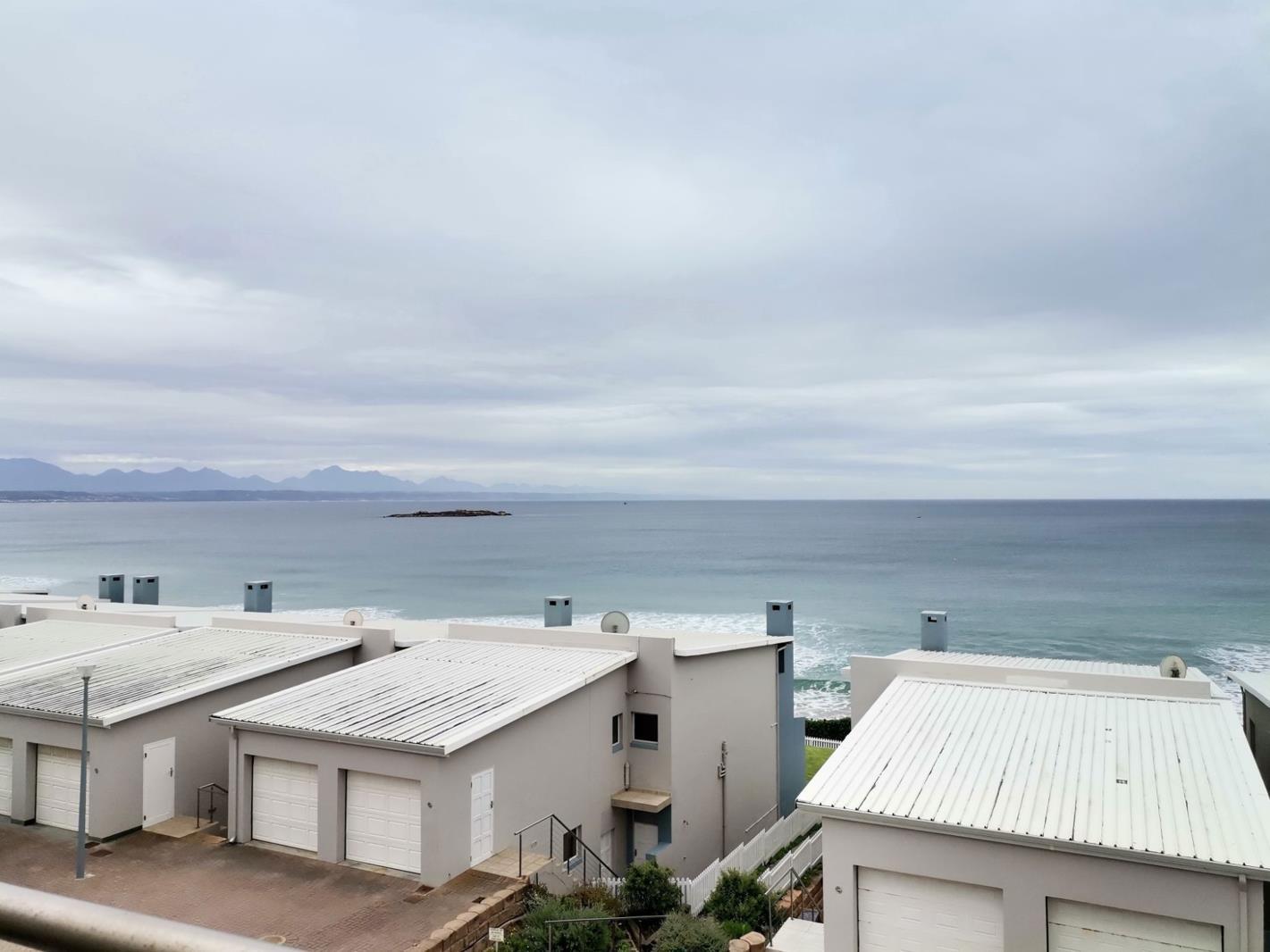 3 Bedroom House in Diaz Beach