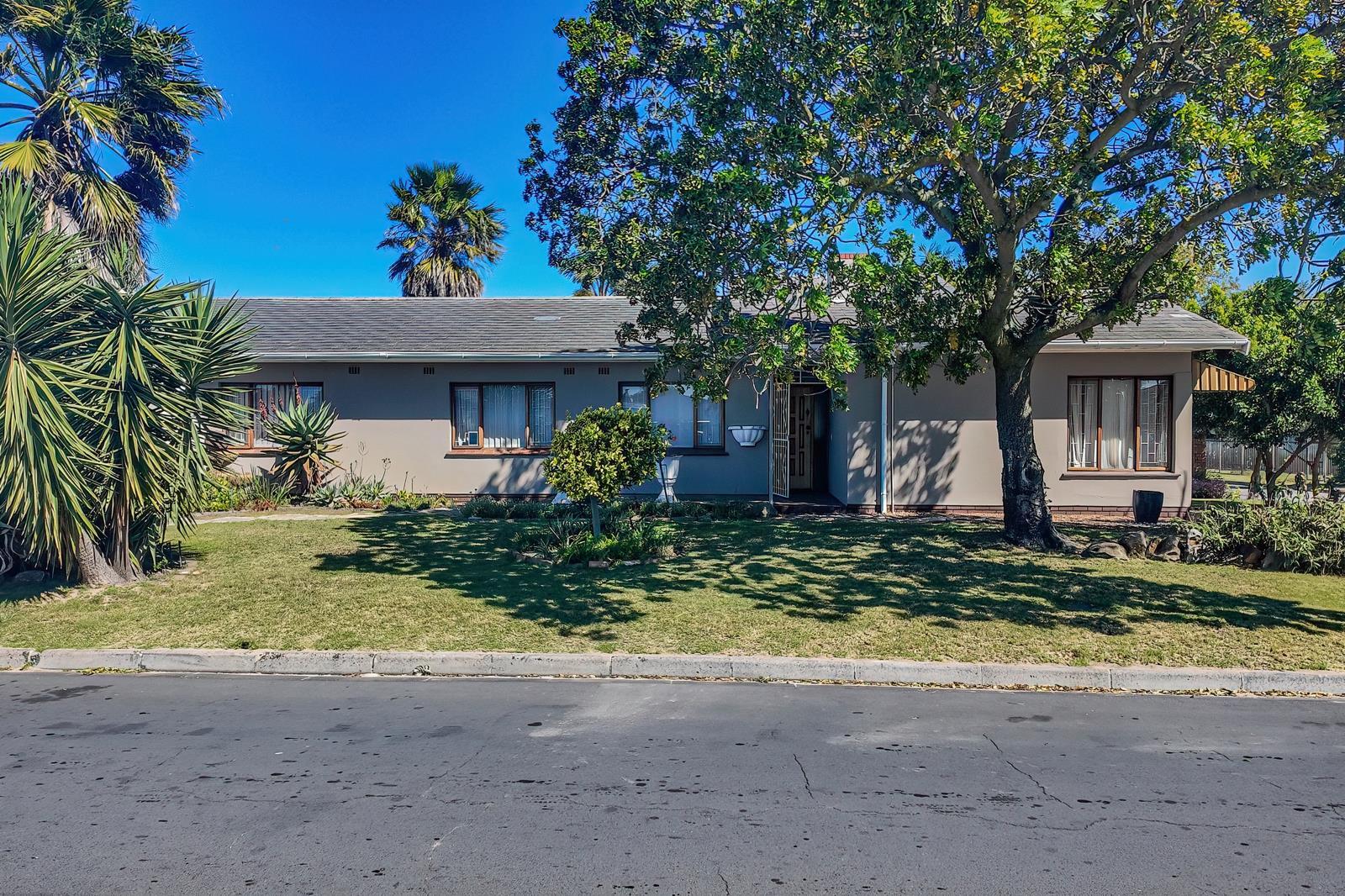 4 Bedroom House in Mabille Park
