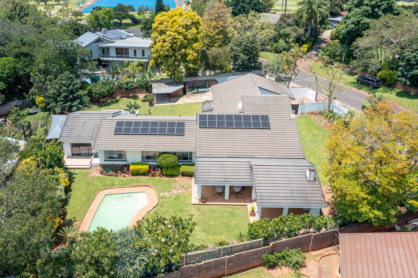 6 Bedroom House in White River Central