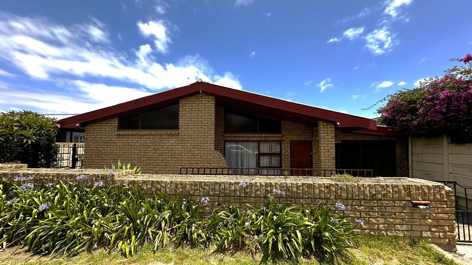 9 Bedroom House in Stellenbosch Central