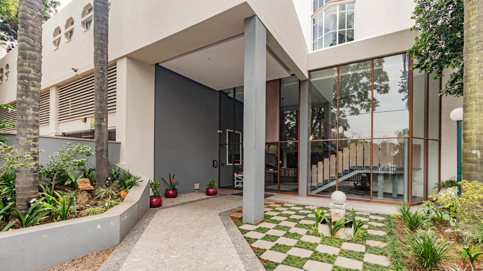 2 Bedroom Apartment in Melrose