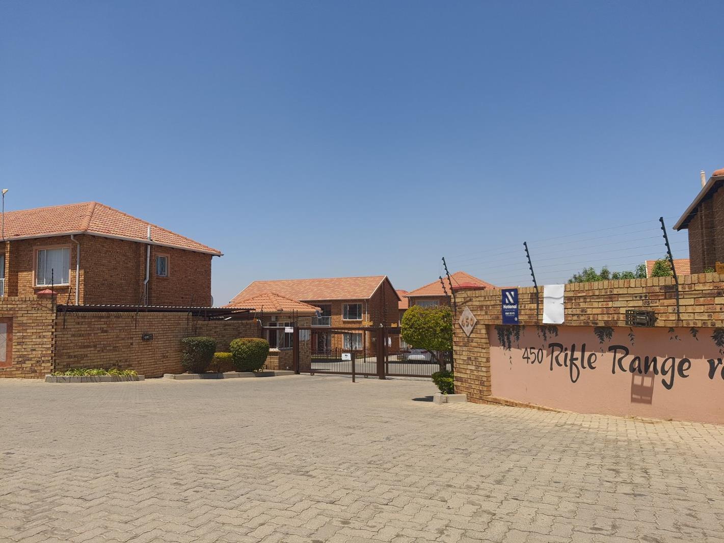 2 Bedroom Townhouse in Rosettenville