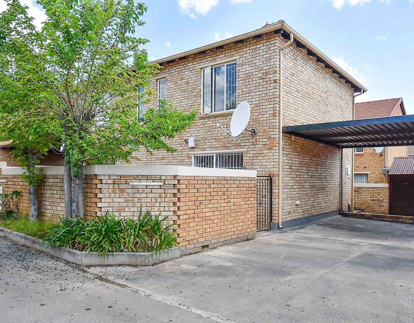 2 Bedroom Townhouse in Strubens Valley