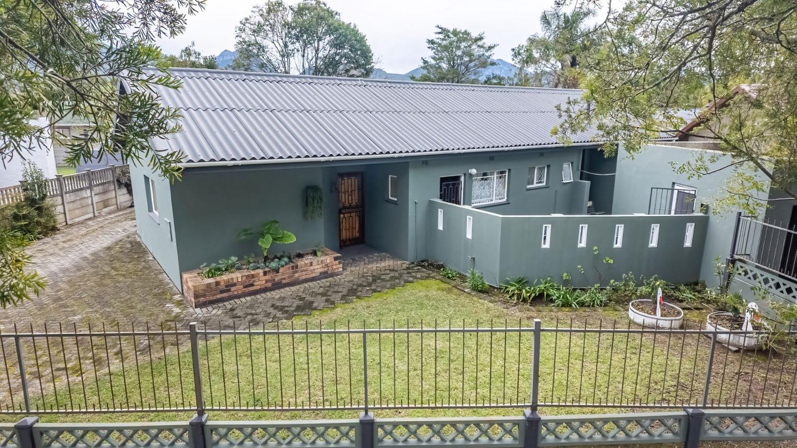 3 Bedroom House in Loerie Park