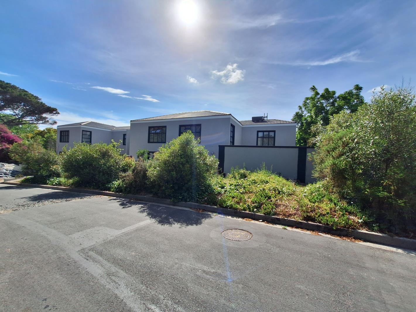 3 Bedroom House in Constantia