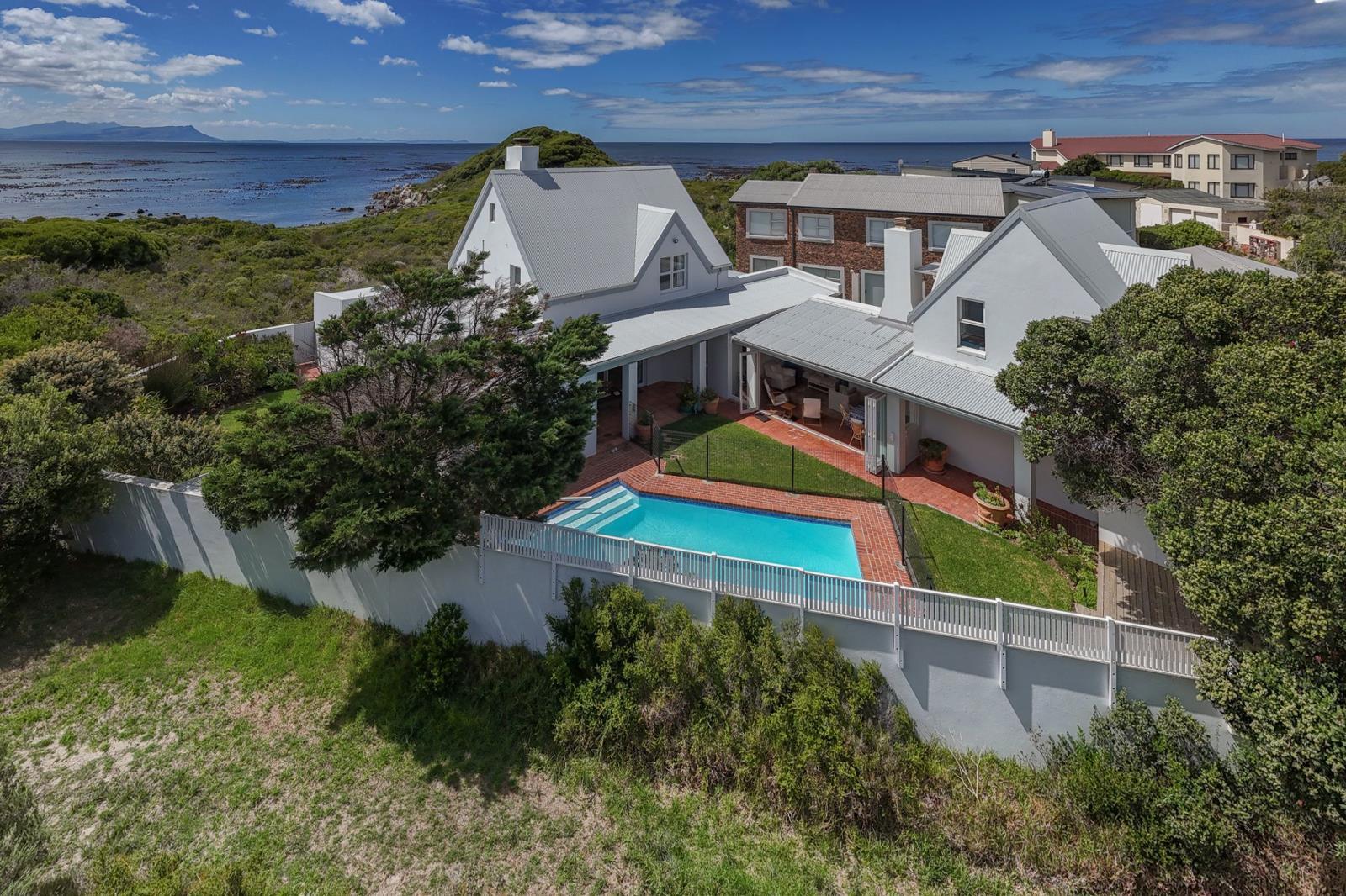 5 Bedroom House in Bettys Bay