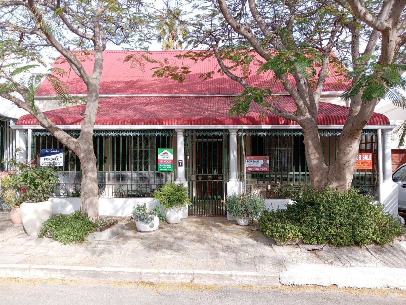 3 Bedroom House in Graaff Reinet