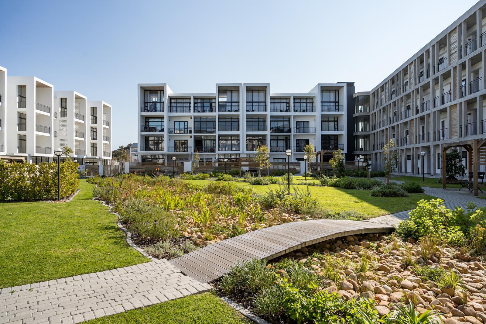 1 Bedroom Apartment in Paardevlei