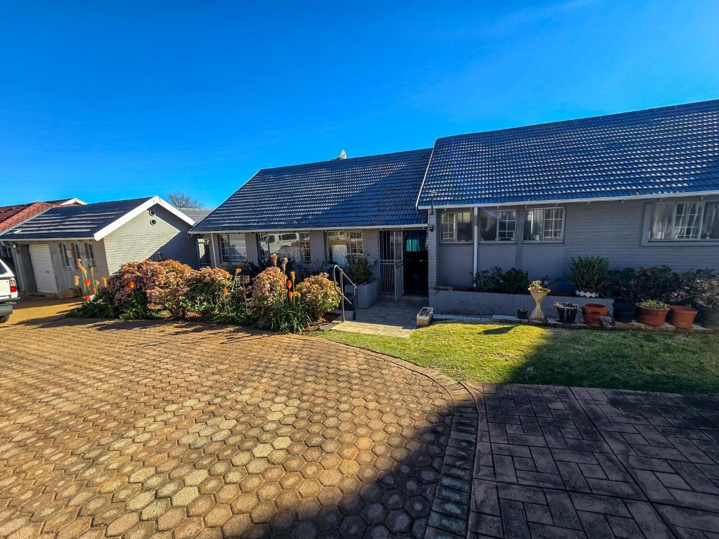 5 Bedroom House in Monument