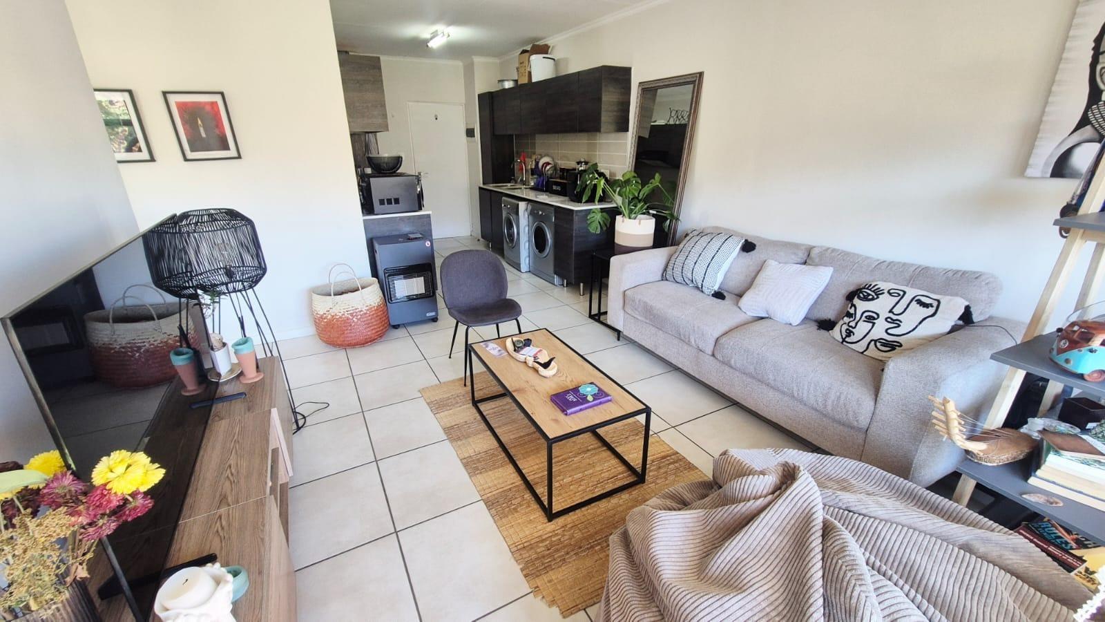1 Bedroom Townhouse in Oakdene