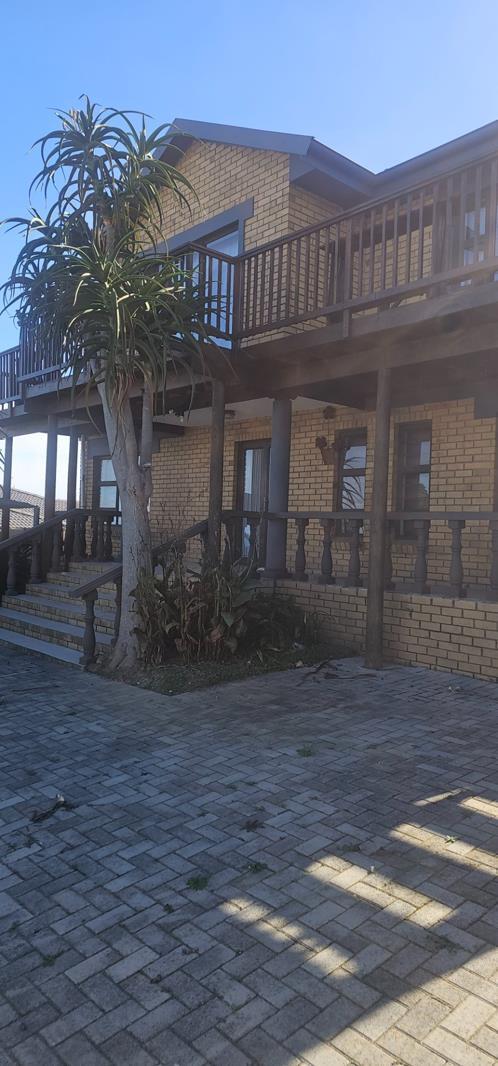 7 Bedroom House in Dana Bay