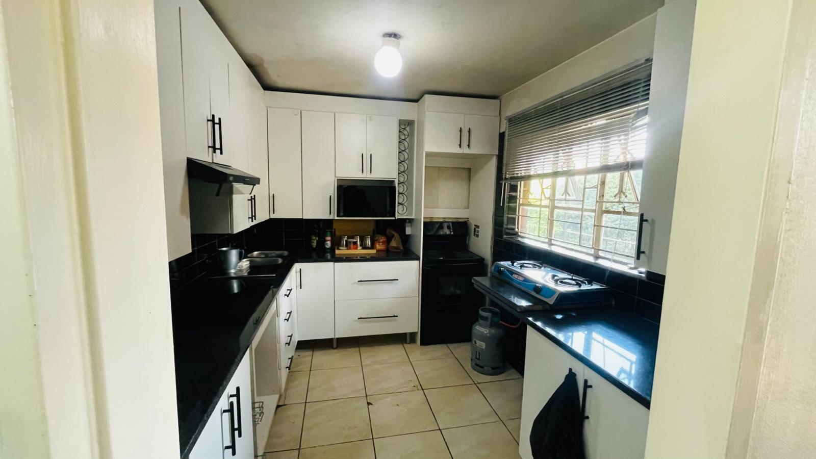 2.5 Bedroom Apartment in Sunnyside