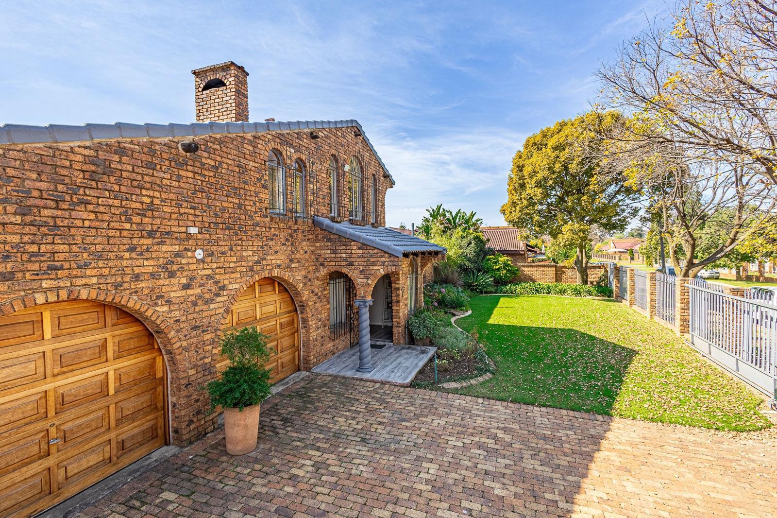 4 Bedroom House in Ravenswood