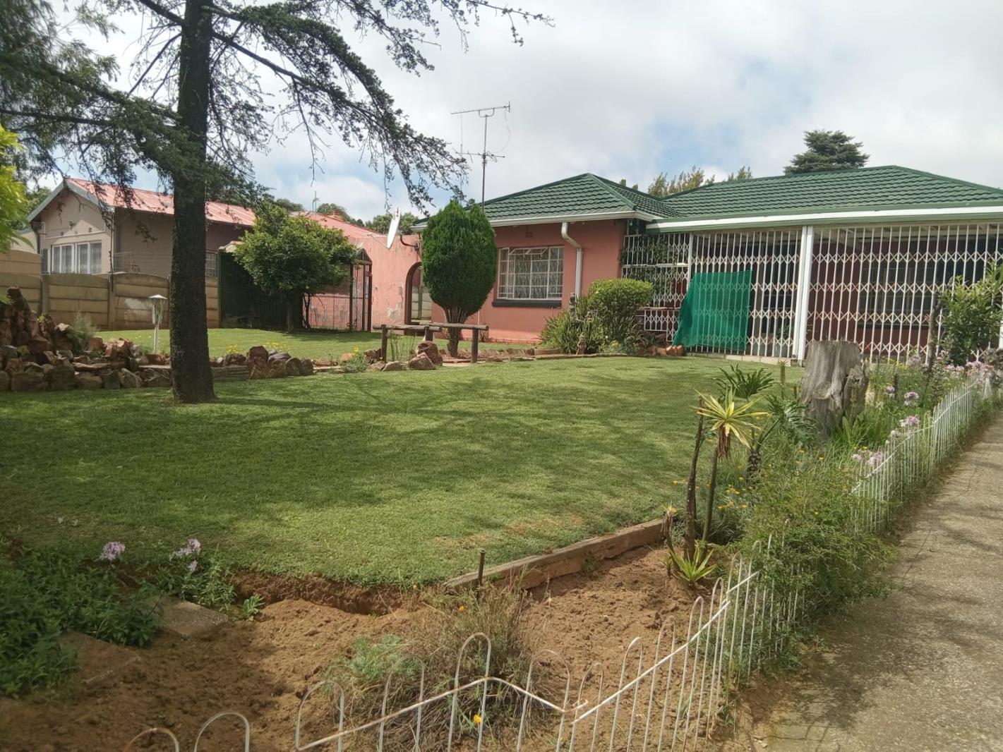 3 Bedroom Simplex in Wentworth Park