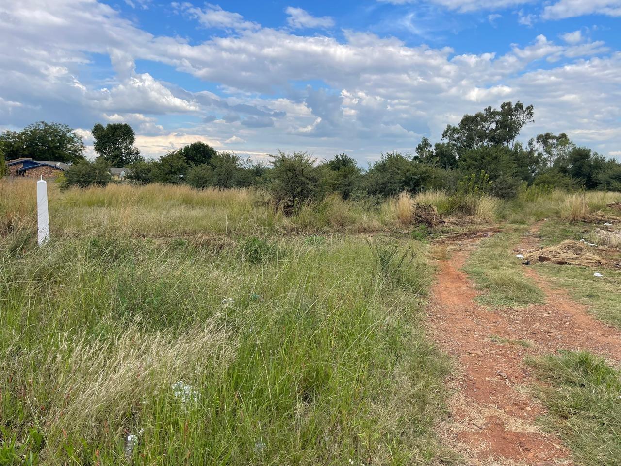 1 493 m² Land available in Kibler Park